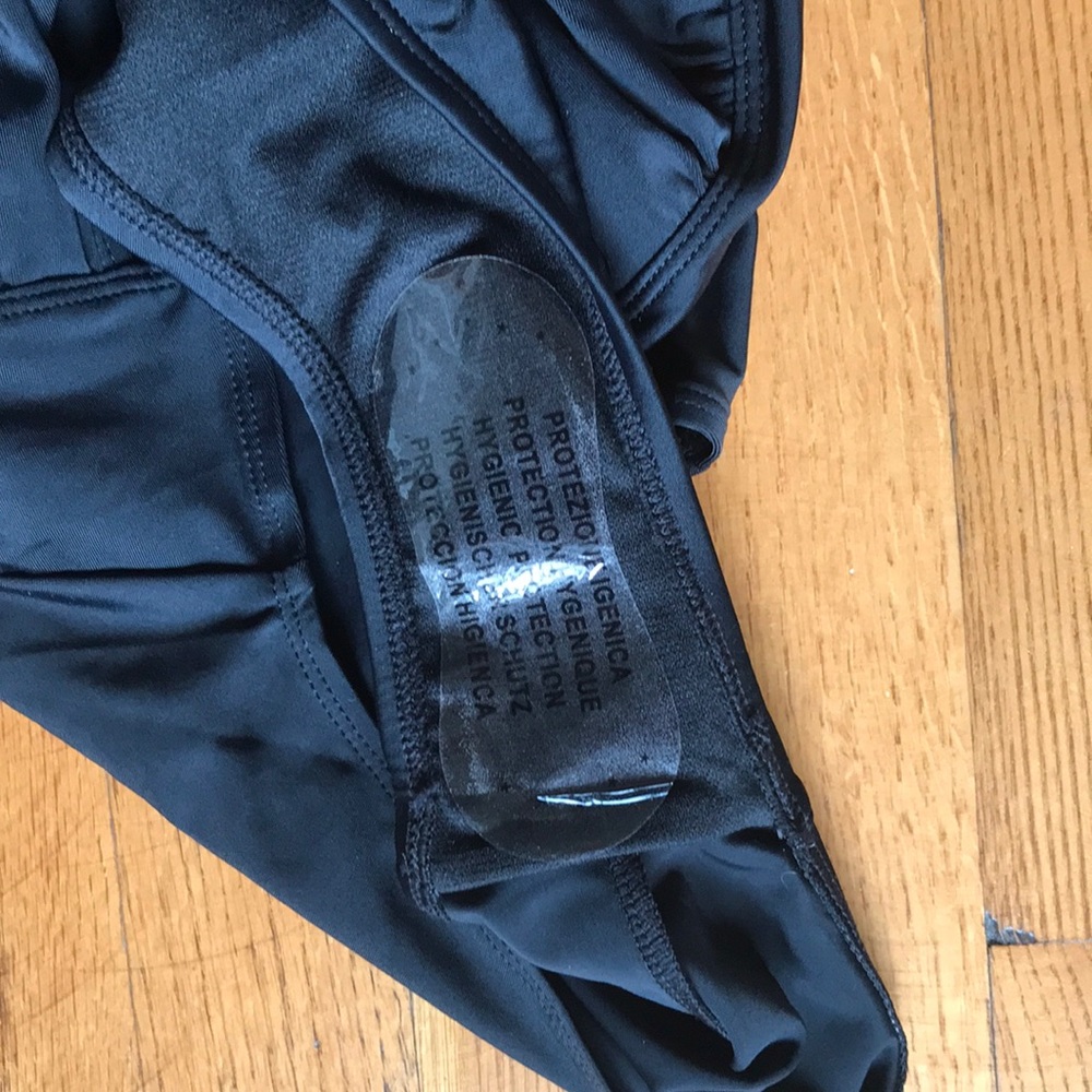 Black one piece rouched swimsuit - Picture 3 of 3